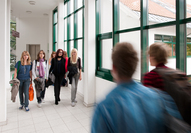 Schüler auf dem Weg zum BST